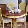 70s-dinette-nicely-shaped-table