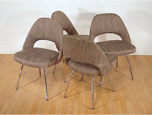 saarinen-chairs