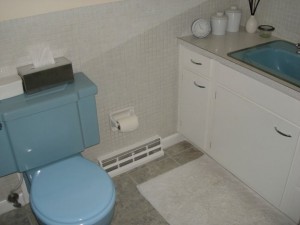michael-master-bath-stool