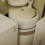 This vintage Kenmore washing machine from the 40s (?) looked to be in awesome shape. I would have brought it home but the husband would most certainly have killed me - and a jury of his peers would have let him off.