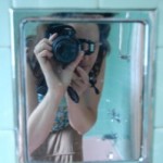 pam-mirror-hallmack-toothbrush-holder-199x300