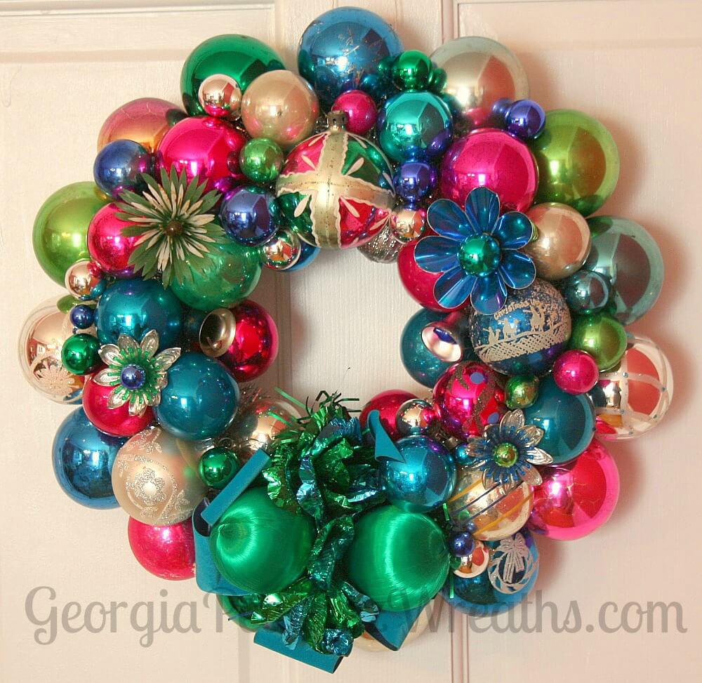 How to make a Christmas wreath out of vintage ornaments - Georgia Peachez' secrets - Retro ...