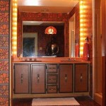 brady-bunch-retro-bathroom