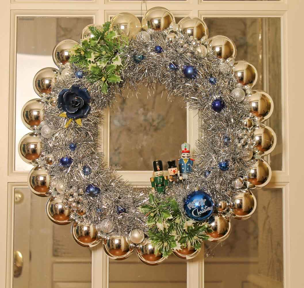 Quick, affordable and foolproof Christmas ornament wreaths - EZ Wreaths in 6 steps - Retro ...