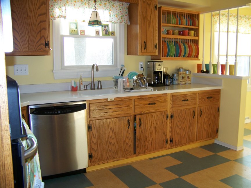Diana S Early 60s Oak Kitchen With Plank Doors And Colonial Hardware