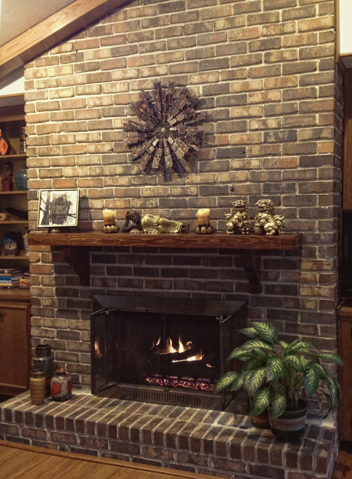 Decorating a fireplace - 180+ photos from readers' homes - Retro Renovation