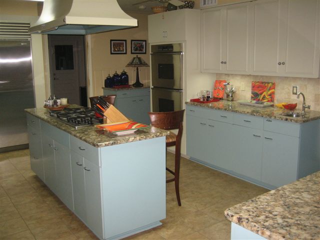 James and Robi’s 1949 ranch house with 1964 St. Charles kitchen