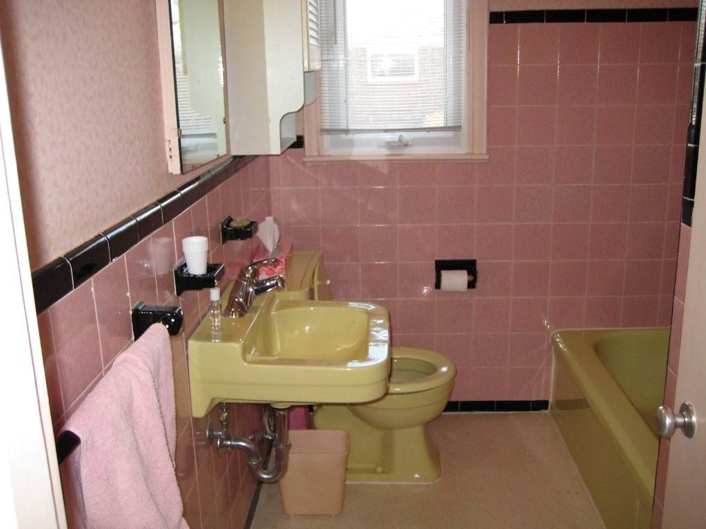 Julia\'s pink bathroom