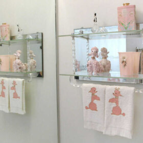 pink bathroom decorate