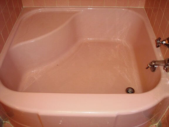 vintage receptor bath tub