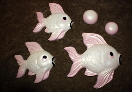 pink miller chalkware fishes with bubbles