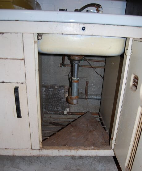 vintage-metal-cabinet-sink