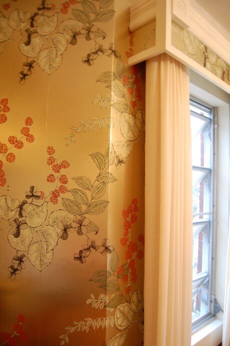 metallic-dining-room-wallpaper
