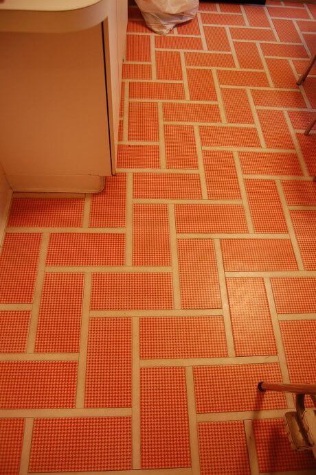 mod-red-kitchen-floor