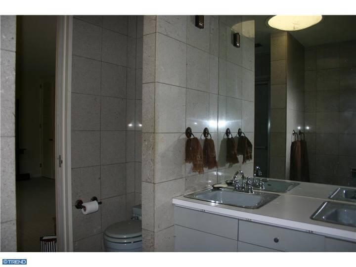 adrian-pearsall-house-bathroom