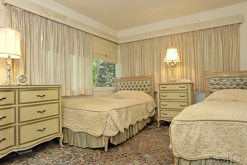 1960s bedroom