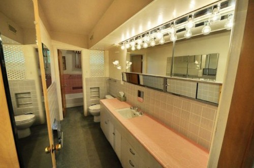 1950 pink bathroom