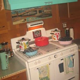 Rare poppy red stove and refrigerator - original colors from Frigidaire  circa 1975 - Retro Renovation