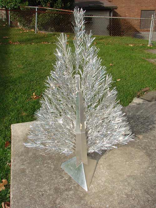 vintage-silver-evergleam-peacock-tree