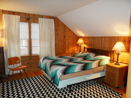 knotty-pine-bedroom-pattern