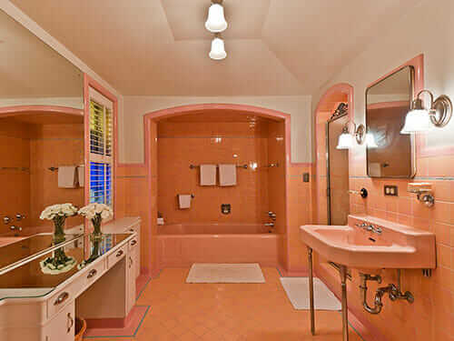 1940s-pink-ceramic-tile-bathroom