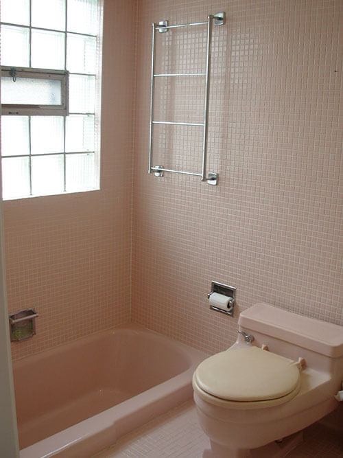 Decorating A Bathroom With Tile On All Six Walls Yes Ceiling Too Retro Renovation - How To Decorate A Tiled Bathroom