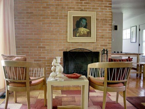 retro-green-lady-print-in-vintage-living-room