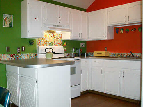 retro-mod-kitchen-colorful
