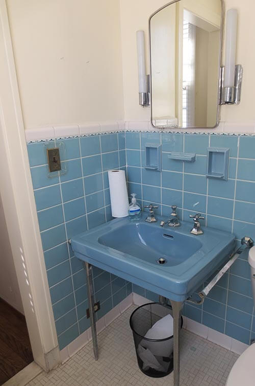 vintage-blue-wall-sink