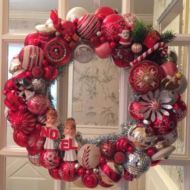 red and white ornament wreath with Noel salt and pepper angels