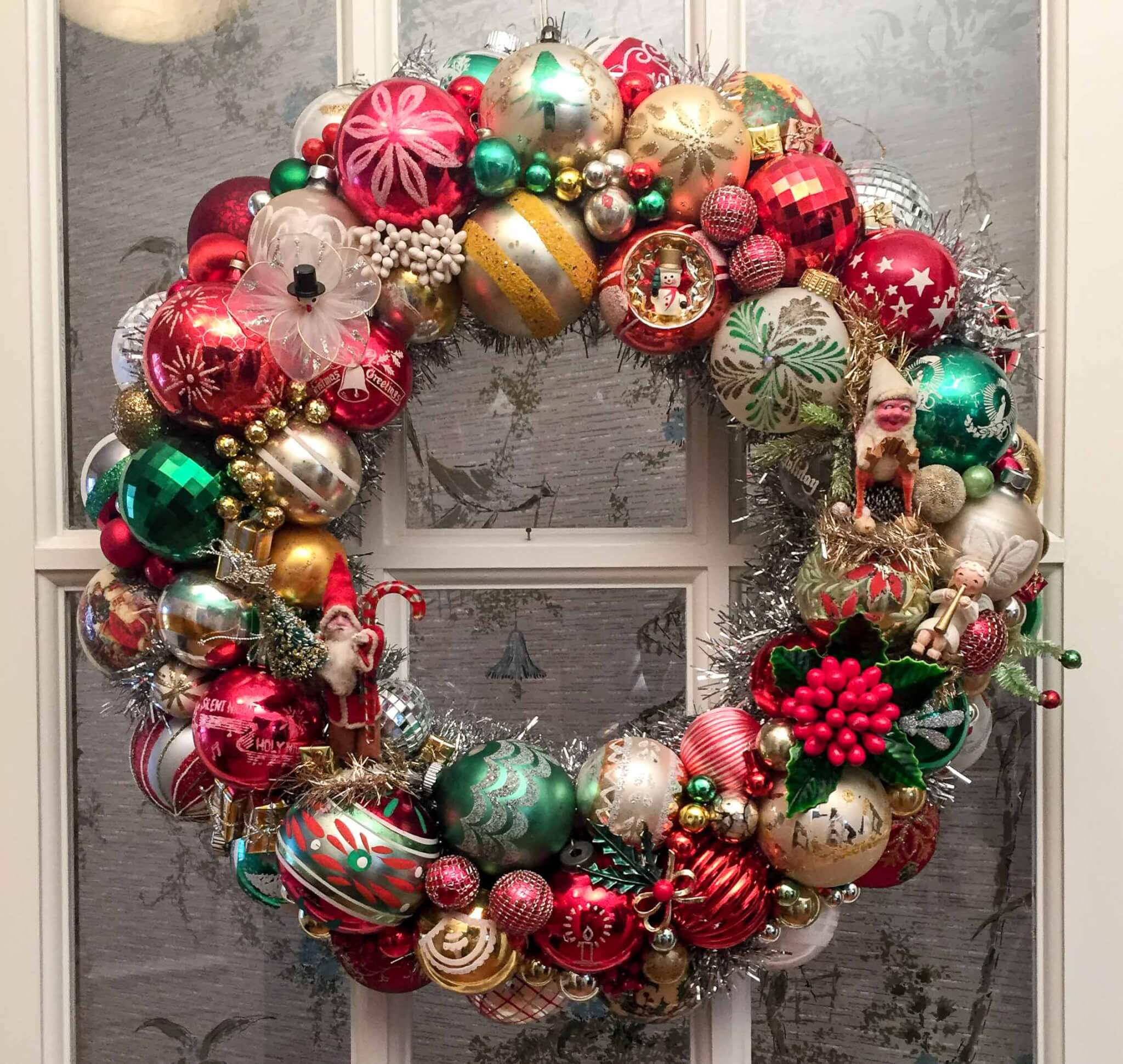 christmas ornament wreath