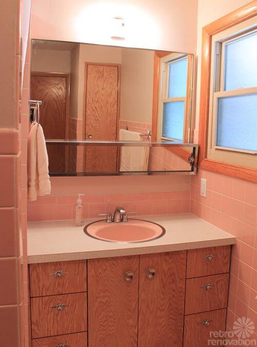 mid-century-pink-bathroom