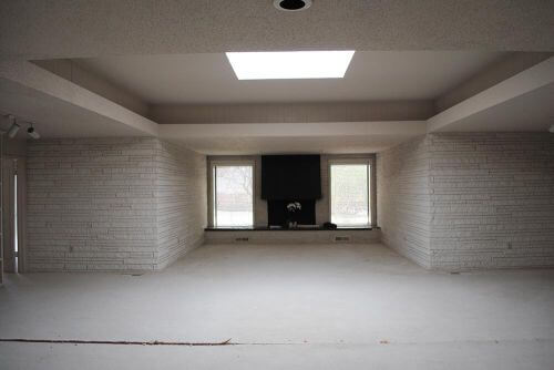 mid-century-living-room-brick