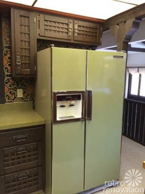 retro-70s-avocado-refrigerator