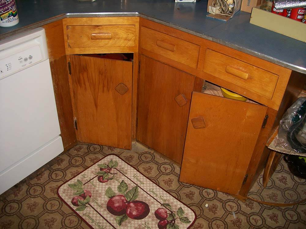 wood kitchen cabinets that need to be restored