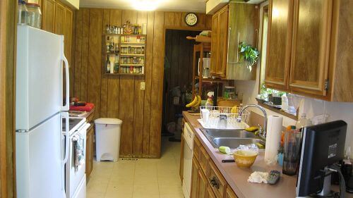 kitchen-before-renovation