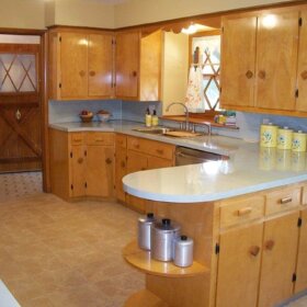 midcentury-retro-kitchen-wood-cabinets