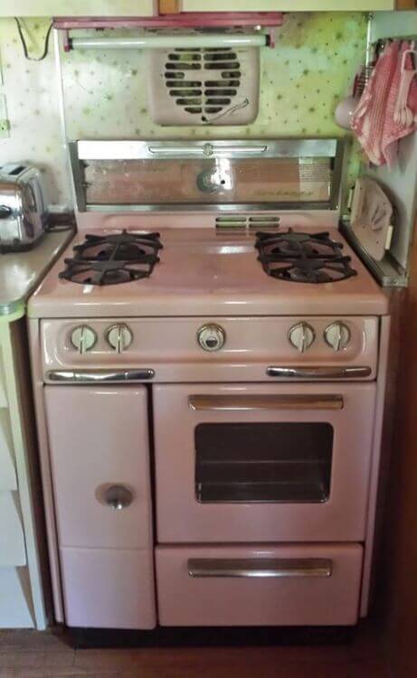 vintage-pink-stove