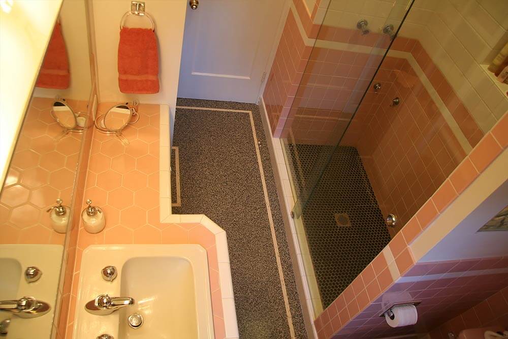 Vintage pink bathroom
