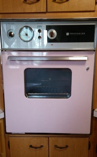midcentury pink kitchen