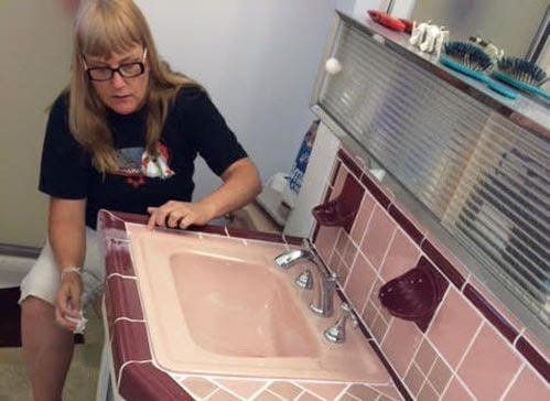 restore-pink-bathroom