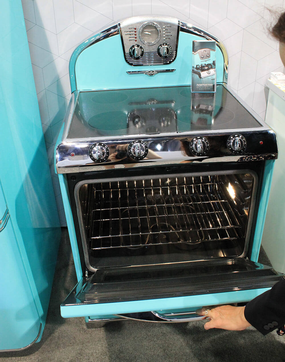 Northstar vintage style kitchen appliances from Elmira Stove Works - Retro  Renovation