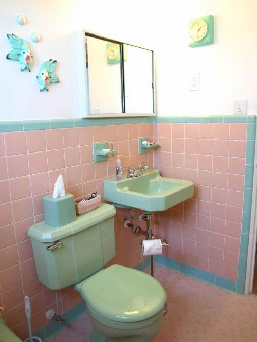 vintage bathroom