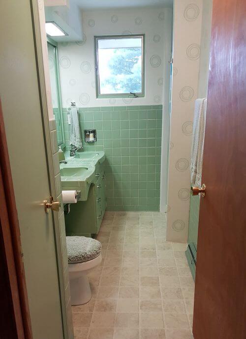 midcentury bathroom