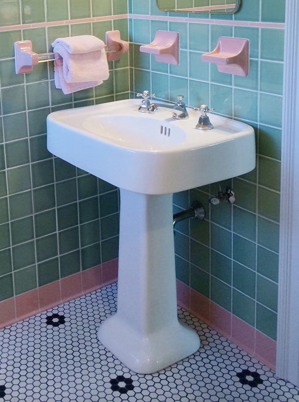 Midcentury Or Prewar Bathroom, Vintage Bathroom Sink