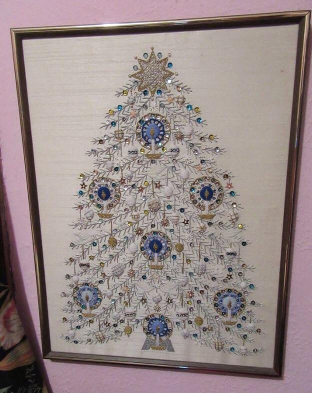 embroidered-christmas-tree
