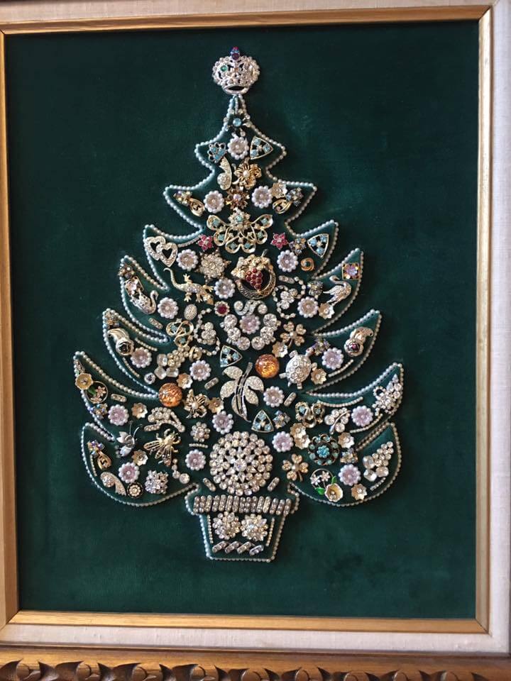vintage-jewelry-christmas-tree