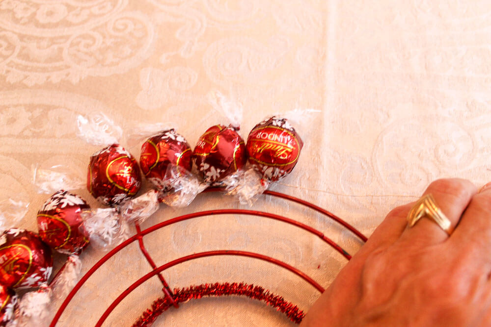 how to add lindt chocolates to wreath form