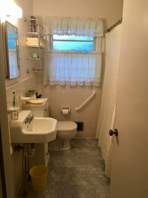 1958 bathroom in original condition
