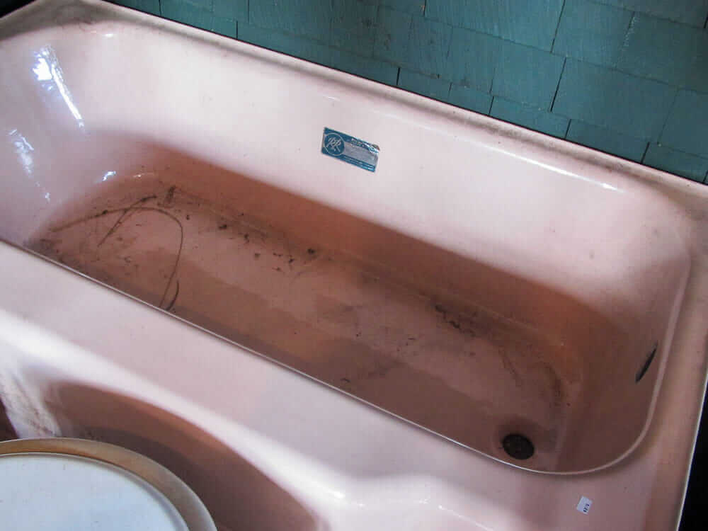 pink bath tub